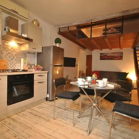 Apartment Studio 5